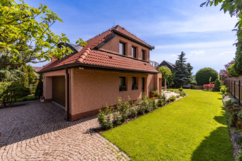 Prodej domu 354 m², Praha 10 - Benice