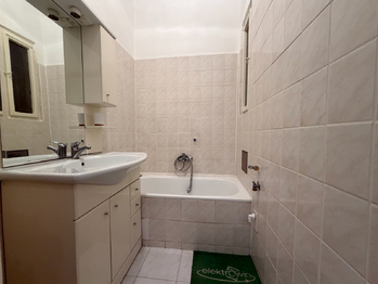 Pronájem bytu 1+1 v družstevním vlastnictví 35 m², Praha 4 - Nusle