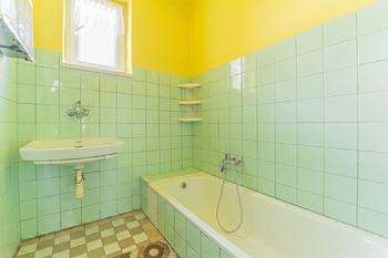 Prodej domu 100 m², Kamenné Žehrovice