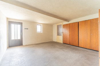 Prodej domu 100 m², Kamenné Žehrovice