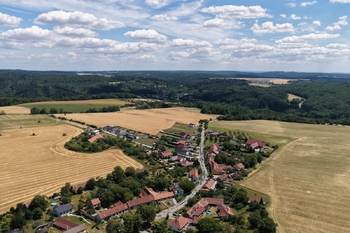 Prodej pozemku 2464 m², Habrůvka