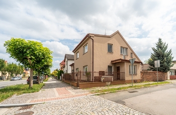 Prodej domu 294 m², Pečky