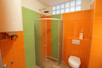 koupelna se sprchovým koutem - Pronájem bytu 4+1 v osobním vlastnictví 78 m², Malovice