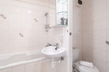 Prodej bytu 2+kk v osobním vlastnictví 43 m², Praha 4 - Komořany