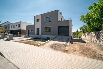 Prodej bytu 4+1 v osobním vlastnictví 150 m², Moravany
