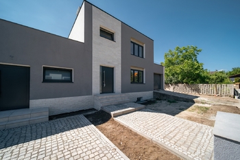 Prodej bytu 4+1 v osobním vlastnictví 150 m², Moravany