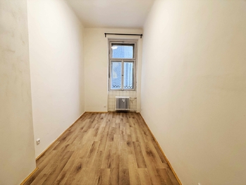 Pronájem bytu 3+1 v osobním vlastnictví 79 m², Praha 2 - Nové Město