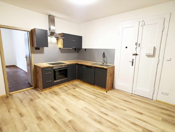 Pronájem bytu 3+1 v osobním vlastnictví 79 m², Praha 2 - Nové Město