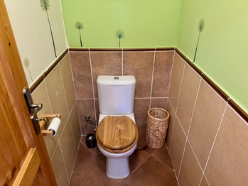 Samostatné WC - Prodej domu 149 m², Svojetice