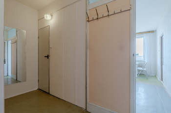 Předsíň - Prodej bytu 1+1 v osobním vlastnictví 47 m², Praha 10 - Malešice