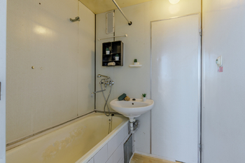 Koupelna - Prodej bytu 1+1 v osobním vlastnictví 47 m², Praha 10 - Malešice