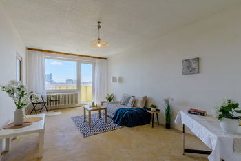 Obývací pokoj - Prodej bytu 1+1 v osobním vlastnictví 47 m², Praha 10 - Malešice 