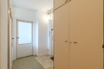 Předsíň - Prodej bytu 1+1 v osobním vlastnictví 47 m², Praha 10 - Malešice