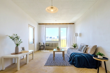 Obývací pokoj / ložnice - Prodej bytu 1+1 v osobním vlastnictví 47 m², Praha 10 - Malešice