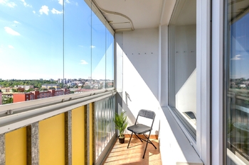 Lodžie u kuchyně - Prodej bytu 1+1 v osobním vlastnictví 47 m², Praha 10 - Malešice
