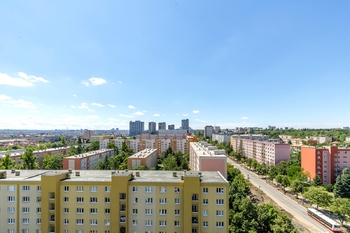 Výhled z okna - Prodej bytu 1+1 v osobním vlastnictví 47 m², Praha 10 - Malešice