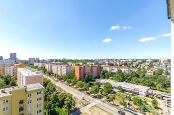 Výhled z okna - Prodej bytu 1+1 v osobním vlastnictví 47 m², Praha 10 - Malešice
