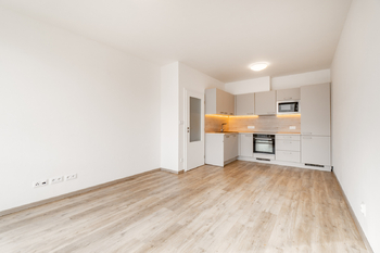 Pronájem bytu 2+kk v osobním vlastnictví 45 m², Praha 9 - Černý Most