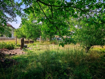 Prodej pozemku 723 m², Praha 9 - Újezd nad Lesy