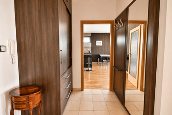 Pronájem bytu 2+kk v osobním vlastnictví 62 m², Hradec Králové