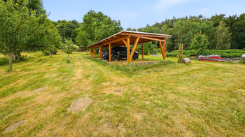 Prodej domu 556 m², Cvikov