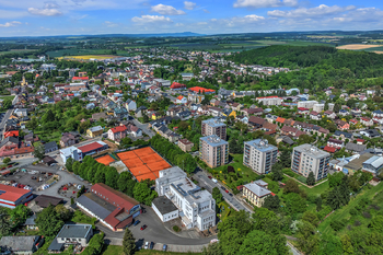 Byt 2+1, Tyršova, Česká Skalice - pohled na dům - Prodej bytu 2+1 v družstevním vlastnictví 56 m², Česká Skalice
