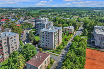 Byt 2+1, Tyršova, Česká Skalice - pohled na dům - Prodej bytu 2+1 v družstevním vlastnictví 56 m², Česká Skalice