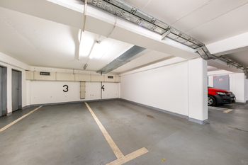 Podzemní parkovací stání - Pronájem bytu 4+kk v osobním vlastnictví 97 m², Praha 3 - Žižkov