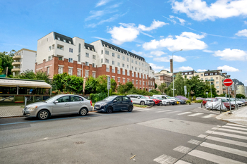 Pohled na dům z ulice - Pronájem bytu 4+kk v osobním vlastnictví 97 m², Praha 3 - Žižkov