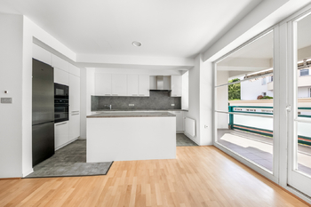Moderní kuchyňská linka - Pronájem bytu 4+kk v osobním vlastnictví 97 m², Praha 3 - Žižkov