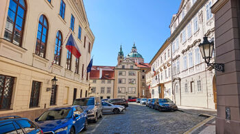Okolí a výhled z kanceláří. - Pronájem kancelářských prostor 255 m², Praha 1 - Malá Strana