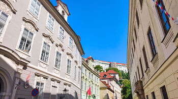 Okolí a výhled z kanceláří.  - Pronájem kancelářských prostor 255 m², Praha 1 - Malá Strana