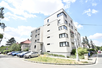 Pronájem bytu 1+kk v osobním vlastnictví 32 m², Hradec Králové