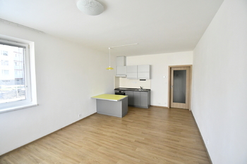 Pronájem bytu 1+kk v osobním vlastnictví 32 m², Hradec Králové