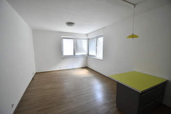 Pronájem bytu 1+kk v osobním vlastnictví 32 m², Hradec Králové