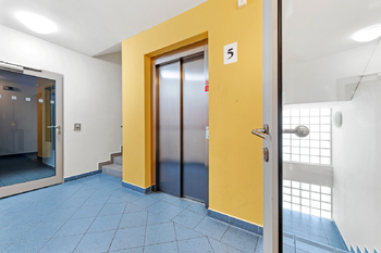 Prodej bytu 2+kk v osobním vlastnictví 54 m², Praha 7 - Holešovice