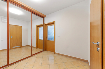 Prodej bytu 2+kk v osobním vlastnictví 54 m², Praha 7 - Holešovice