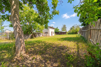 Prodej pozemku 678 m², Břasy