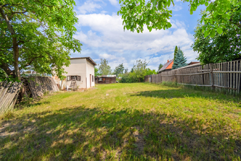 Prodej pozemku 678 m², Břasy