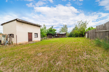 Prodej pozemku 678 m², Břasy