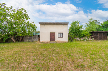 Prodej pozemku 678 m², Břasy