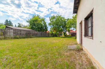 Prodej pozemku 678 m², Břasy