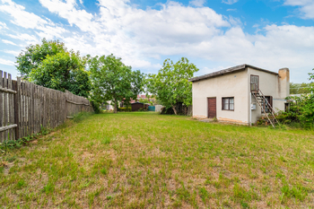 Prodej pozemku 678 m², Břasy