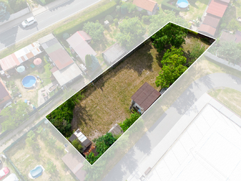 Prodej pozemku 678 m², Břasy