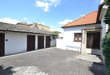 Prodej domu 245 m², Chrást