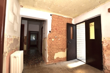Prodej domu 245 m², Chrást