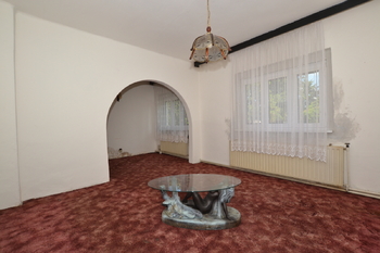Prodej domu 245 m², Chrást