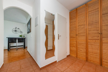 Prodej bytu 2+kk v osobním vlastnictví 41 m², Praha 4 - Michle