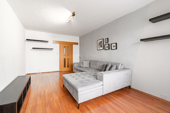 obývací pokoj - Prodej bytu 2+1 v osobním vlastnictví 58 m², Ostrava