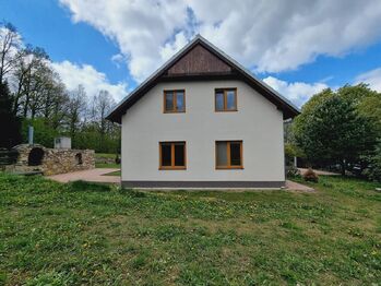 Severovýchdní strana - Prodej domu 170 m², Hrejkovice